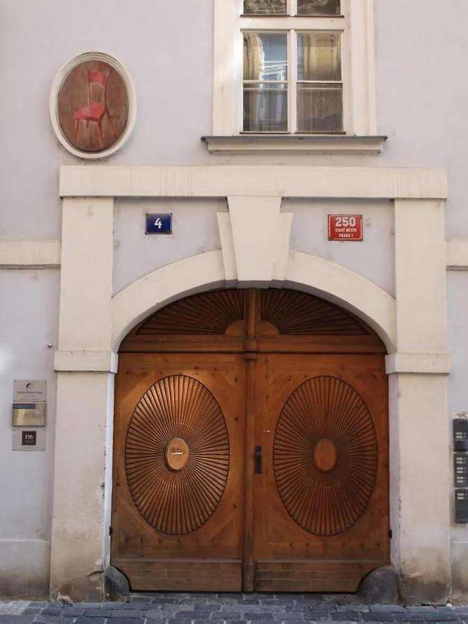 U Cervene Zidle - Red Chair Hotel Praga 3*,