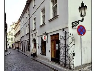 U Cervene Zidle - Red Chair Hotel Praga