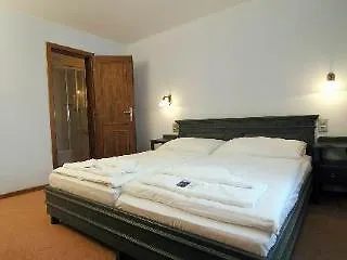 U Cervene Zidle - Red Chair Hotel Prague