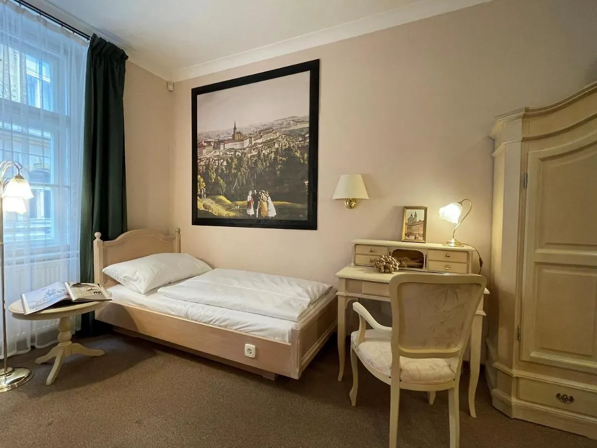 פראג U Cervene Zidle - Red Chair Hotel 3*,