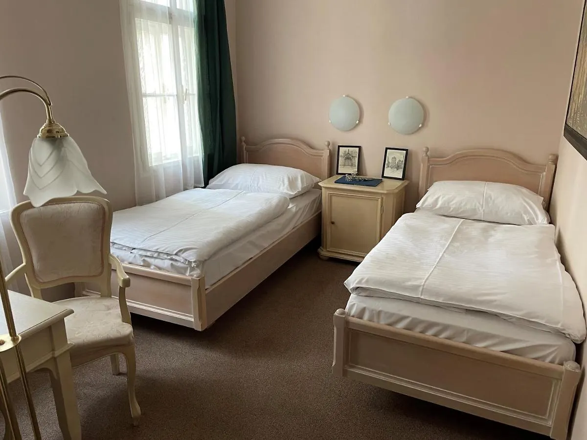 פראג U Cervene Zidle - Red Chair Hotel