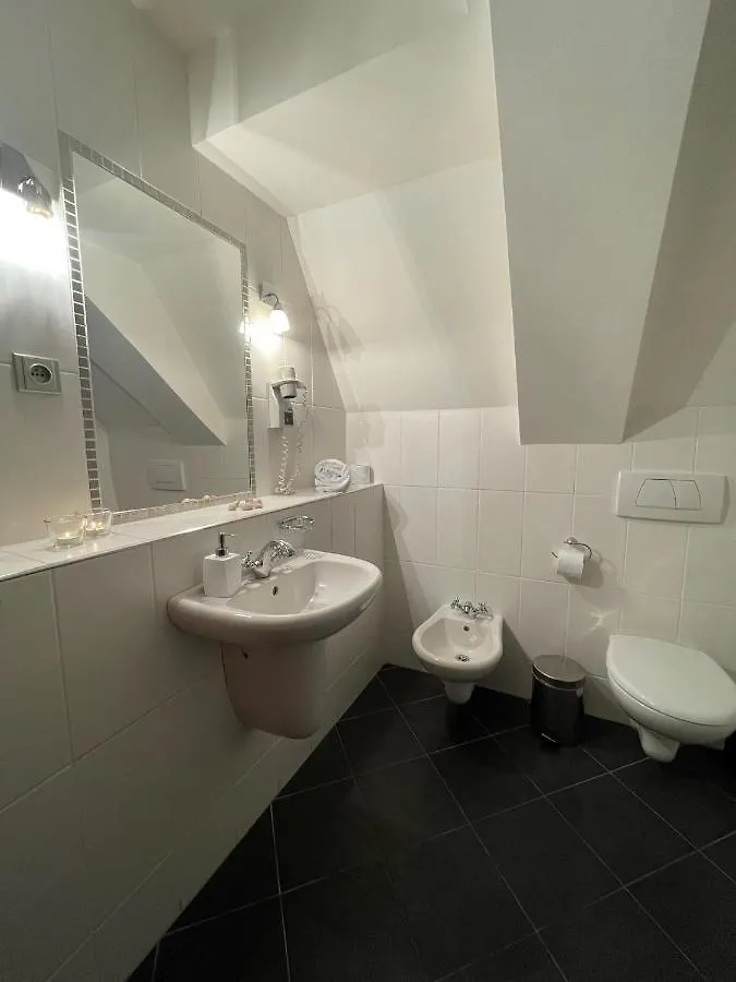 פראג U Cervene Zidle - Red Chair Hotel 3*,  צ'כיה