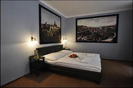 פראג U Cervene Zidle - Red Chair Hotel